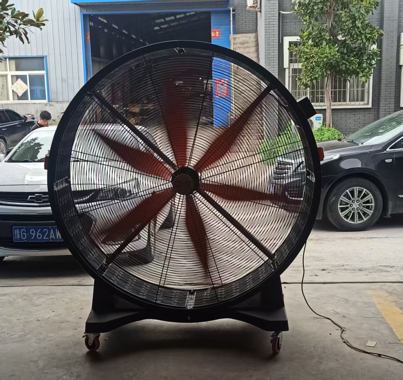 戰(zhàn)高溫，送清涼